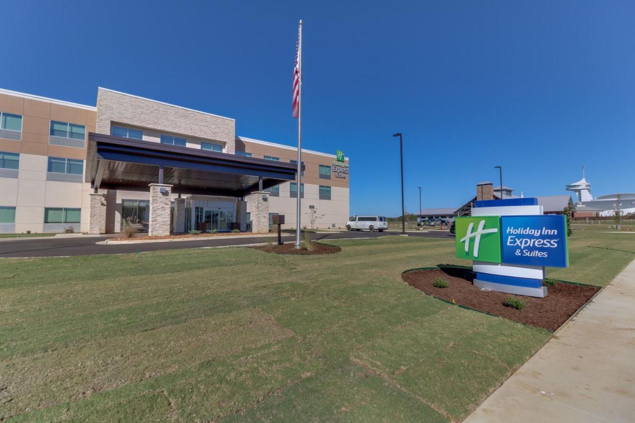 Holiday Inn Express & Suites - Union City By Ihg Exterior foto