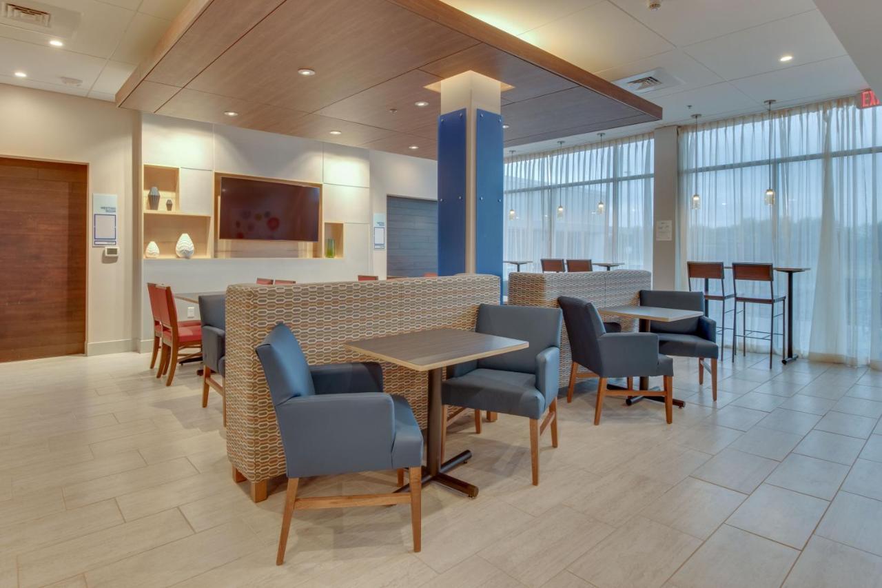 Holiday Inn Express & Suites - Union City By Ihg Exterior foto