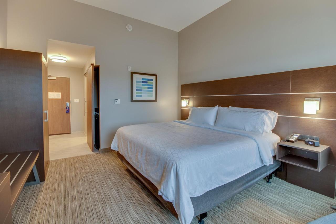 Holiday Inn Express & Suites - Union City By Ihg Exterior foto