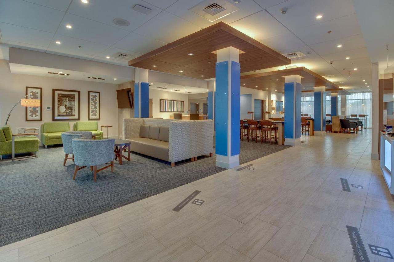Holiday Inn Express & Suites - Union City By Ihg Exterior foto